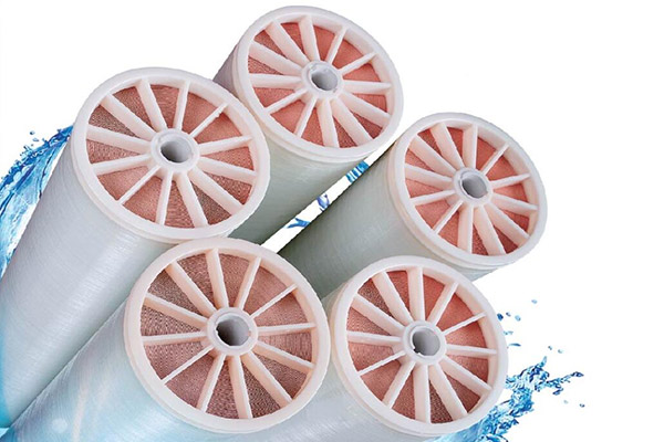 1571621364645584.jpg 想要反滲透膜能夠穩(wěn)定的運行所在的系統(tǒng)要配備哪些儀表